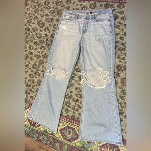 AEO Strigid Low-Rise Baggy Flare, Distressed, Size 10